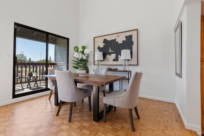 Building Photo - Lovely 2bd/1.5ba Townhome in Heart of San Anselmo