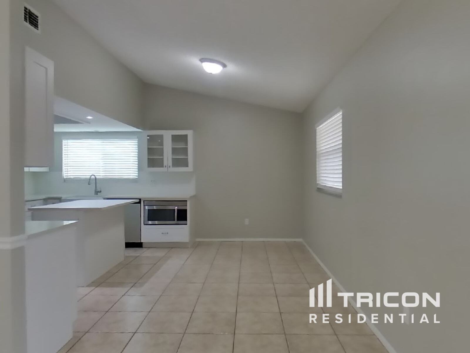 Building Photo - 978 N Jerico Dr
