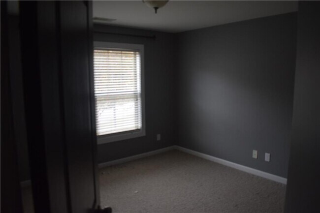 Building Photo - 43 Jessel Ln