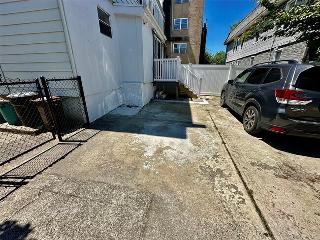 Building Photo - 213-49 39th Ave