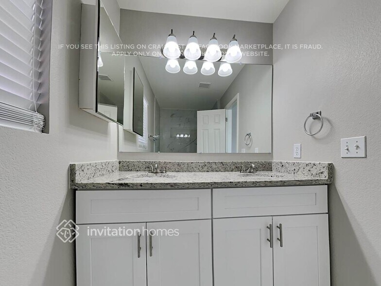 Building Photo - 5546 Cassina Dr