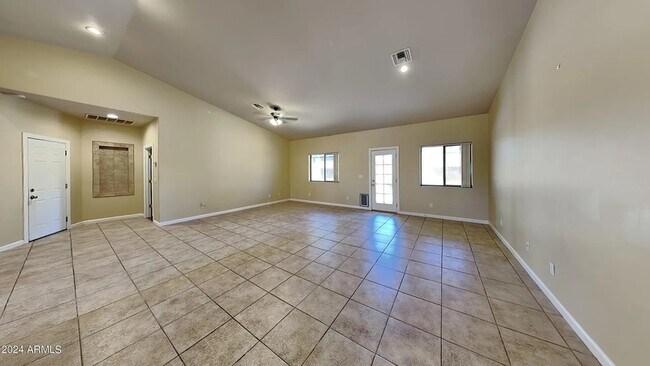 Building Photo - 3002 E Jeanette Ct