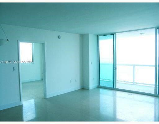 Building Photo - 1800 N Bayshore Dr