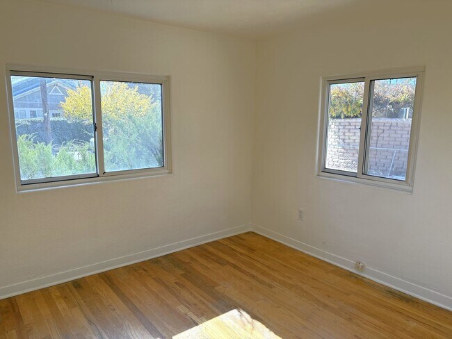 Building Photo - 2425 Mountain Rd NW