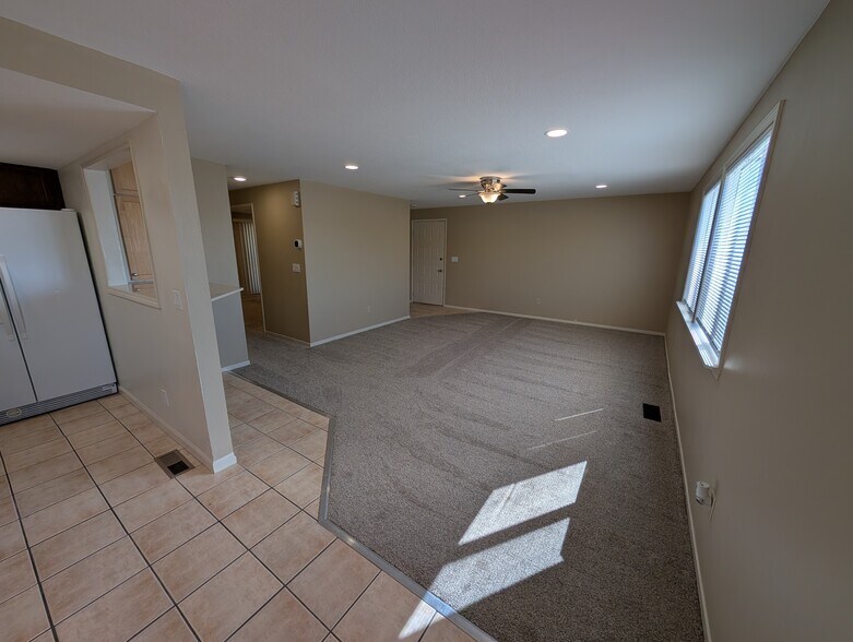 Building Photo - 2718 Powder Dr