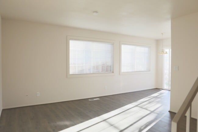 Building Photo - 2340 Eastwood Dr