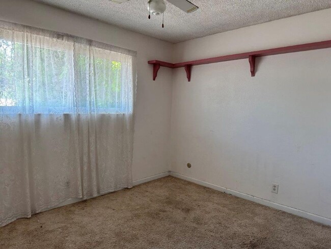 Building Photo - Spacious 4-Bedroom Home with Solar in Prim...