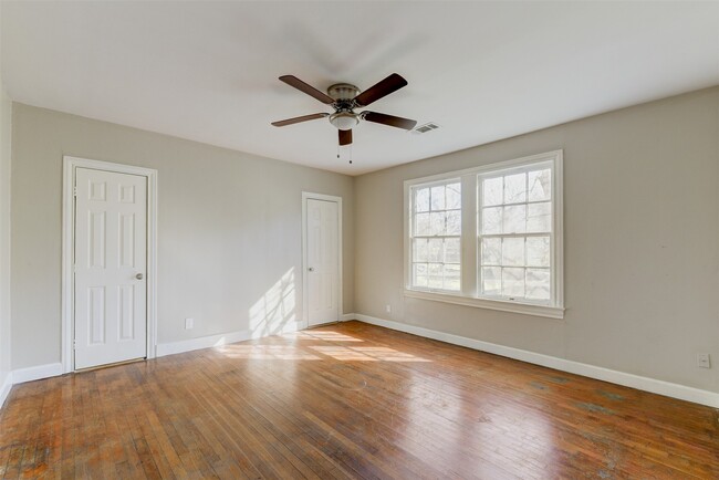 Building Photo - 2214 Ashley St