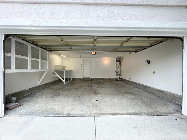 Building Photo - Spacious Home in Ivey Pointe!
