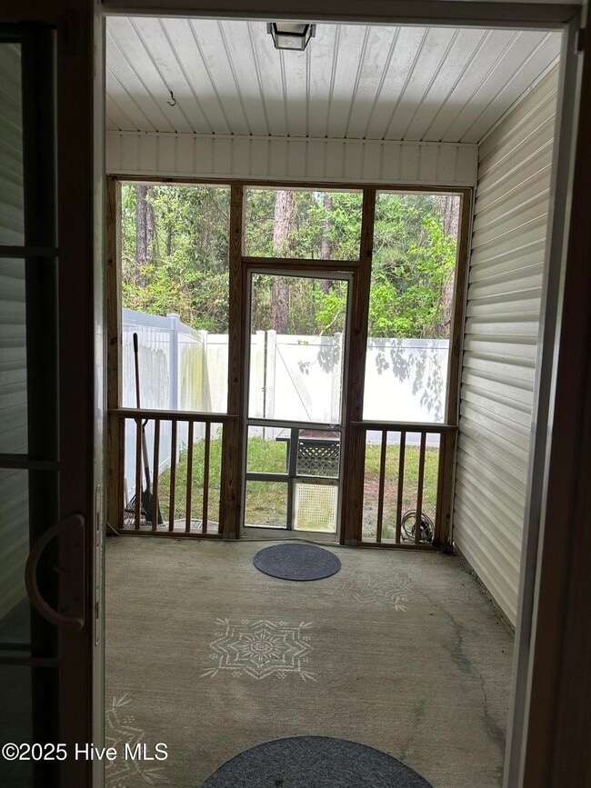 Building Photo - 317 Cedar Island Trail