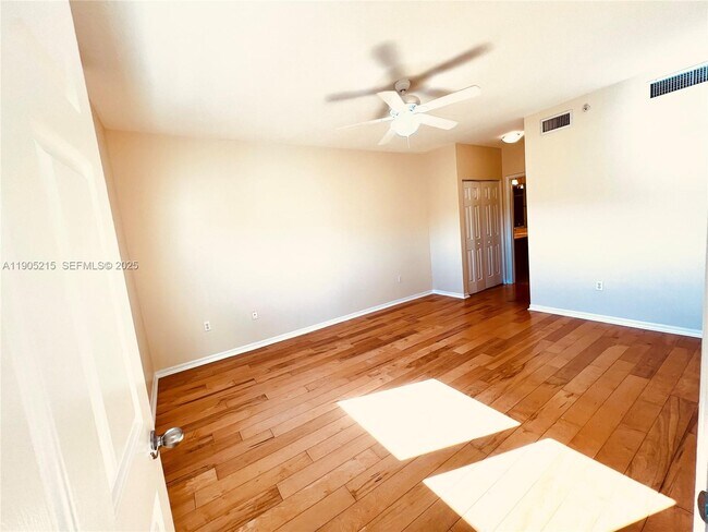 Building Photo - 2421 NE 65th St