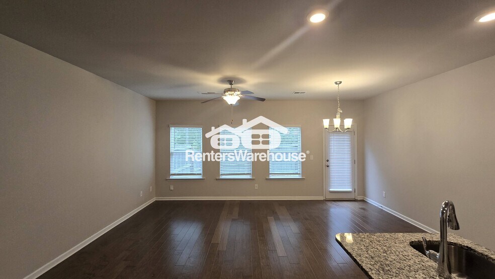 Building Photo - 7055 Mimosa Blf