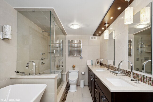 Building Photo - 2800 N Lake Shore Dr
