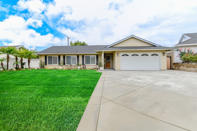 Building Photo - 901 Carlson Dr