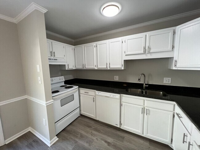 Building Photo - 4713 Matt Dr