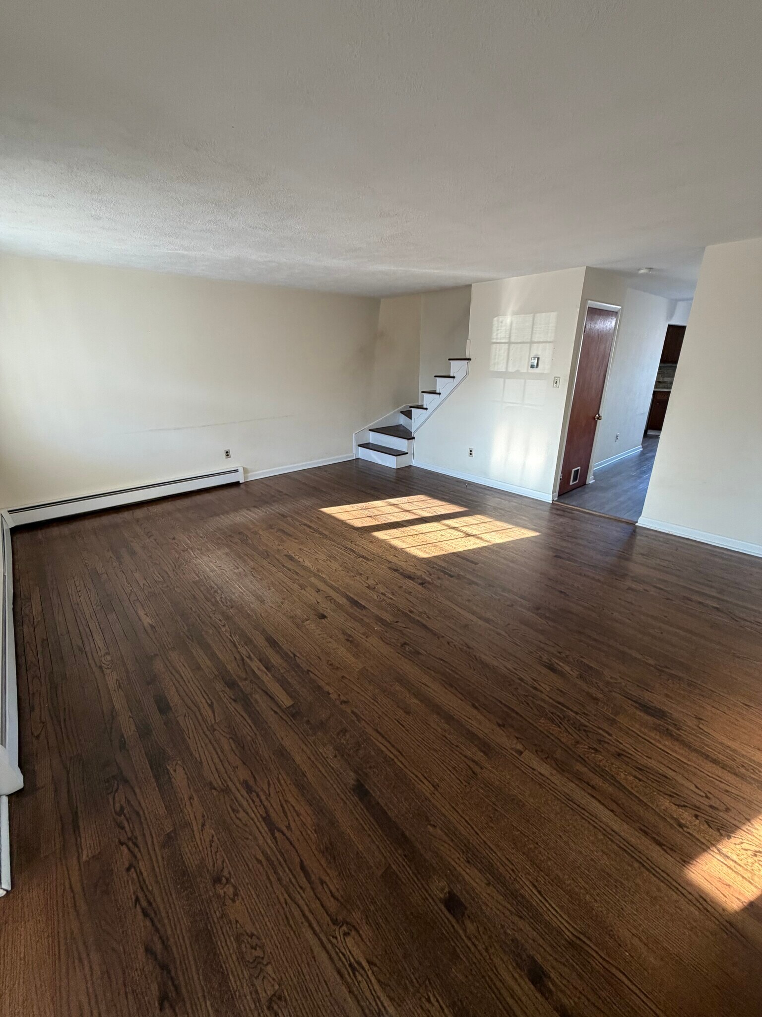 Building Photo - 16 Cherry St