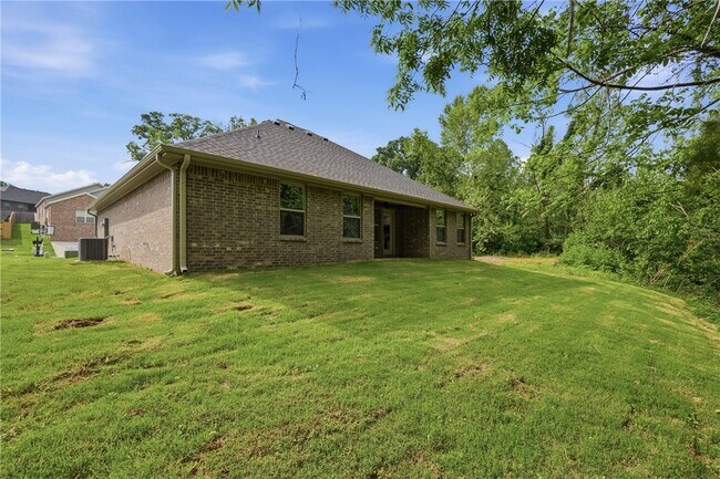 Building Photo - 1315 Valley Dr