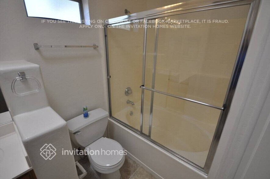 Building Photo - 10541 W Almeria Rd