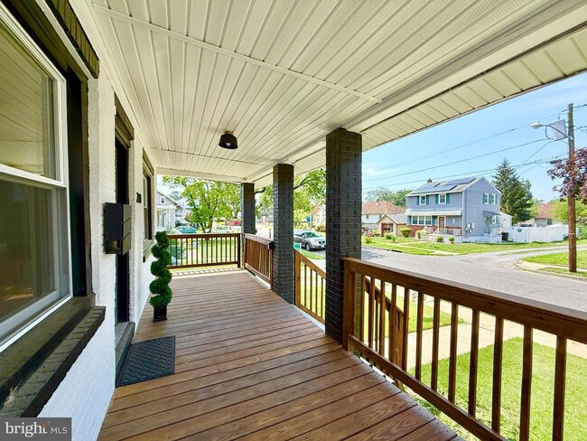 Building Photo - 2270 Mulford Ave