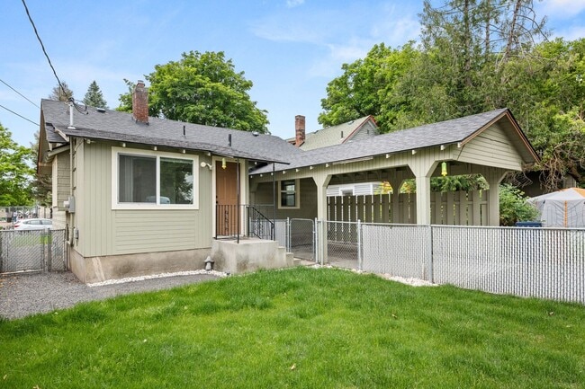 Building Photo - 2604 W Sinto Ave