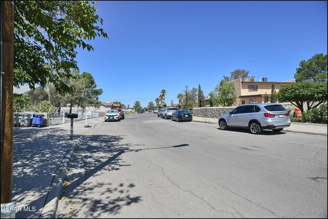 Building Photo - 8508 Paddlefoot Ln