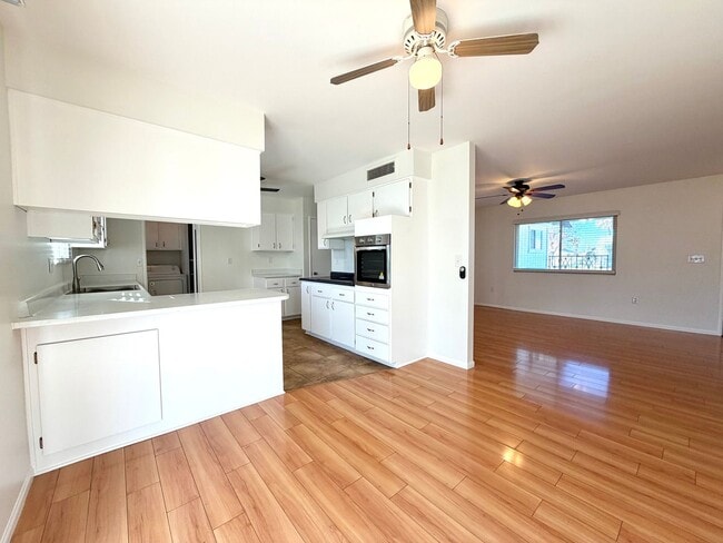 Building Photo - 55+ community-Move-in Ready 2 Bedroom 2 Bath Sun City Home!