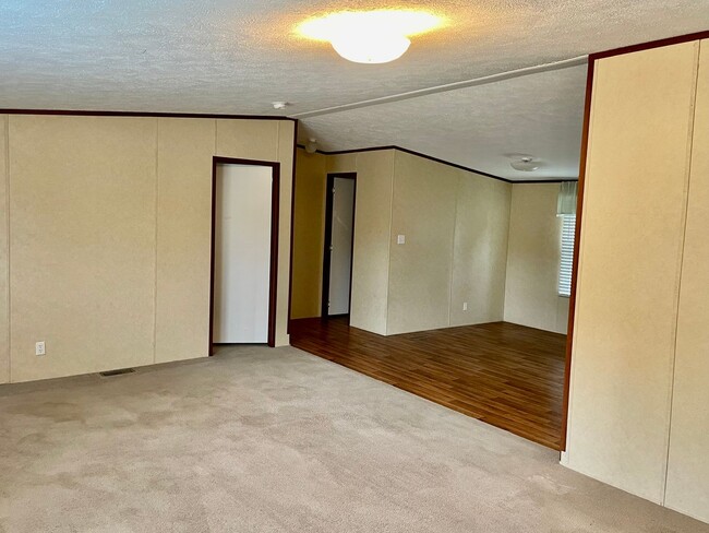 Building Photo - 3 Bedroom 2 Bathroom-Manufactured Home In Shallotte NC