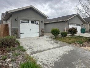 Building Photo - 3 Bed, 2 Bath, # Car Garage Home!