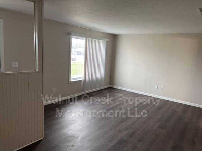 Building Photo - 5520 Beavercrest Dr