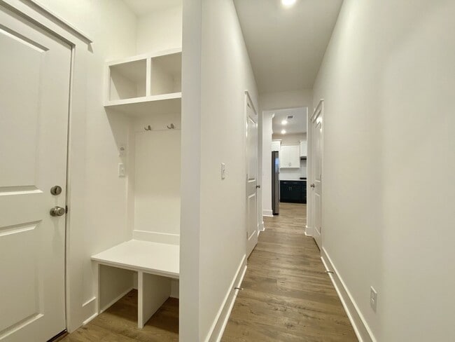 Building Photo - 647 Conifer Dr