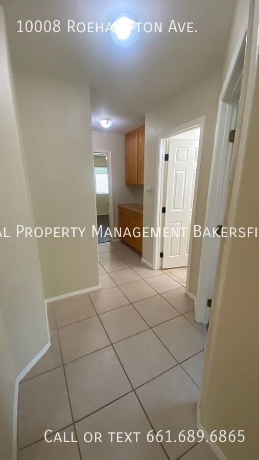 Building Photo - 10008 Roehampton Ave