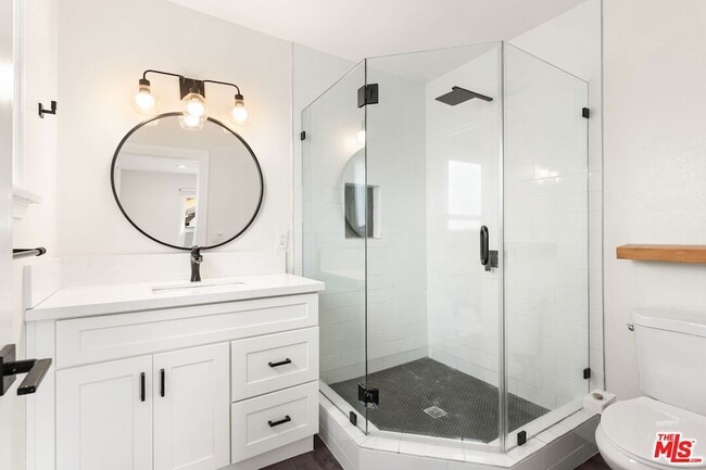 Building Photo - 6531 Arlington Ave