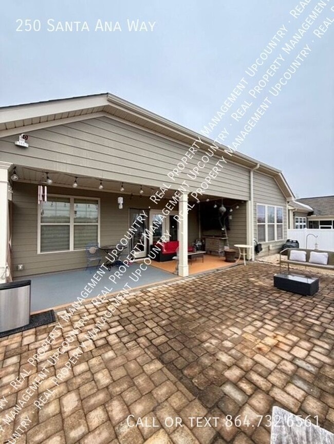 Building Photo - 250 Santa Ana Wy