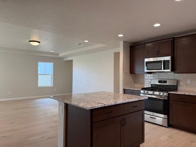 Building Photo - 10096 Longtail Dr