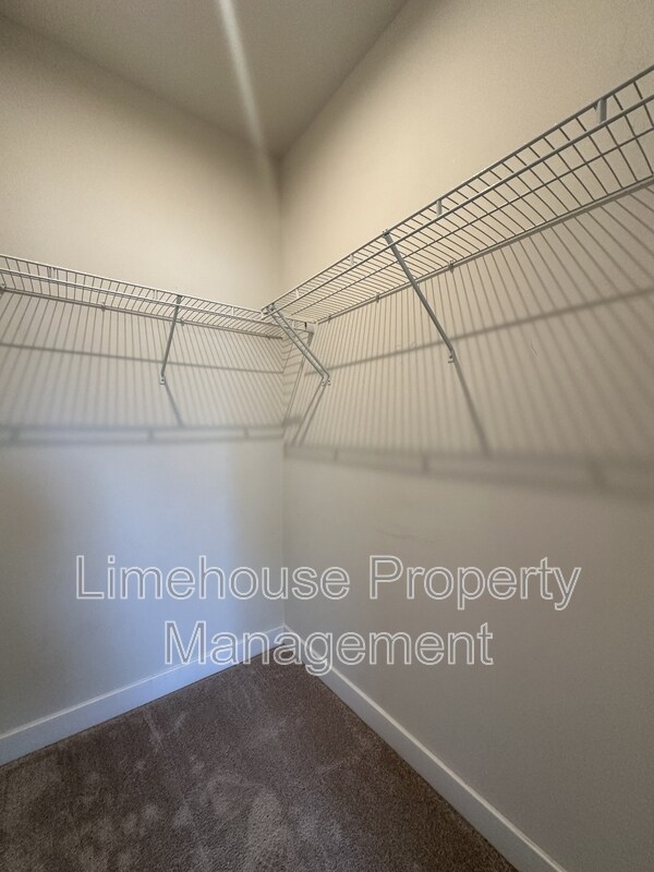 Building Photo - 1738 Foremast Loop