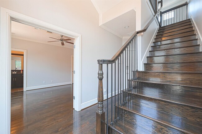 Building Photo - 1739 Oakdale St