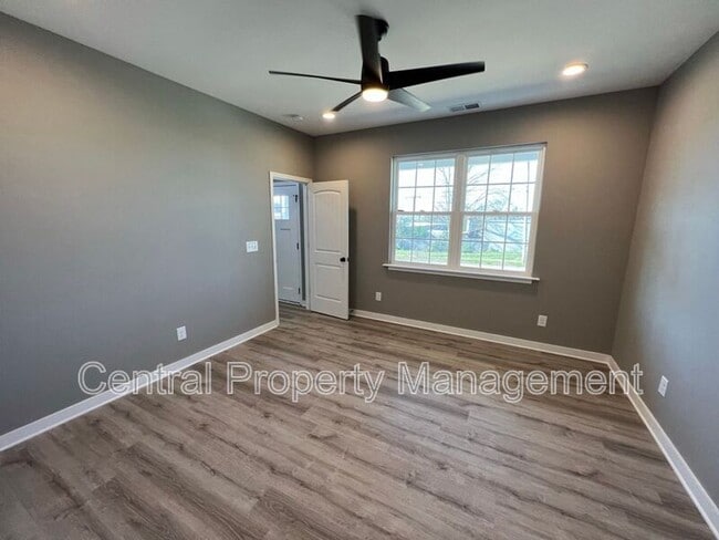Building Photo - 1510 Buncombe Rd