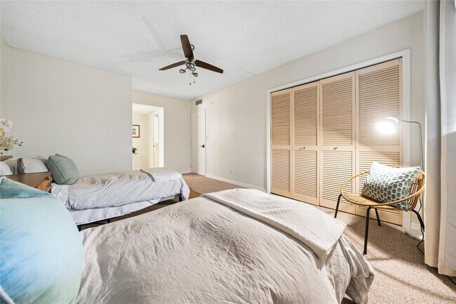 Building Photo - 3150 N Course Ln