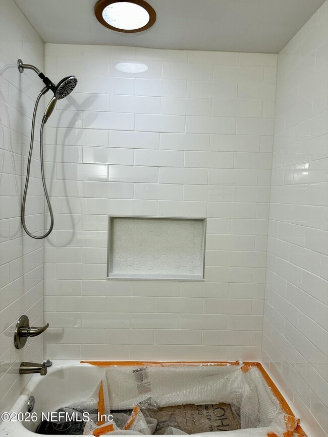 Building Photo - 5637 Floral Bluff Rd