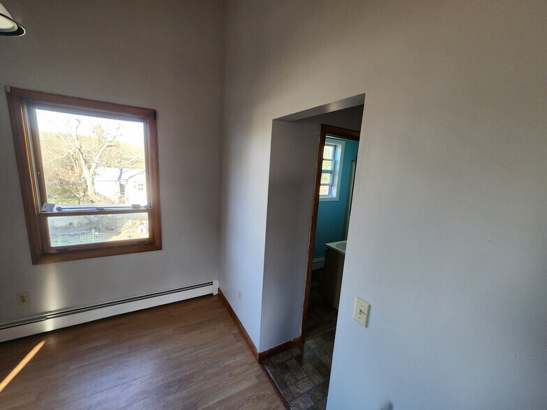 Building Photo - 917 Victory Hwy