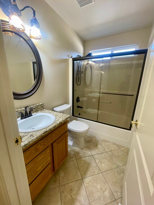 Building Photo - 9094 N Finucane Dr