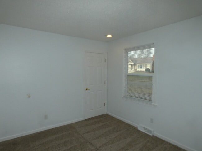 Building Photo - Beautiful Home in North Kansas City School District!