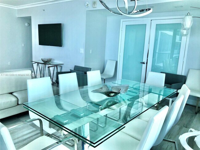 Building Photo - 3101 S Ocean Dr