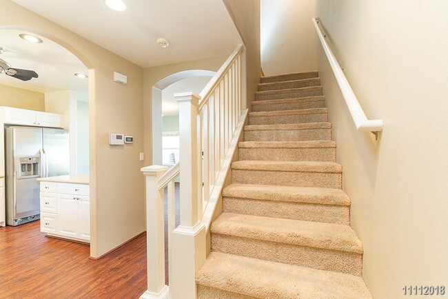 Building Photo - Fairways Edge, 3br/2.5ba w/yard (pets nego...