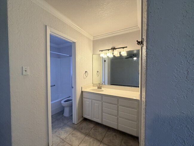 Building Photo - 7326 New Brunswick Dr