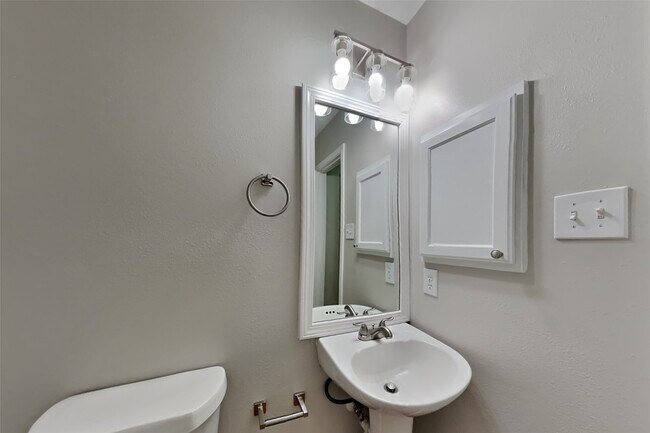 Building Photo - 26912 Castlecliff Ln