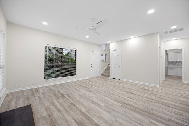 Building Photo - 2668 Bering Dr