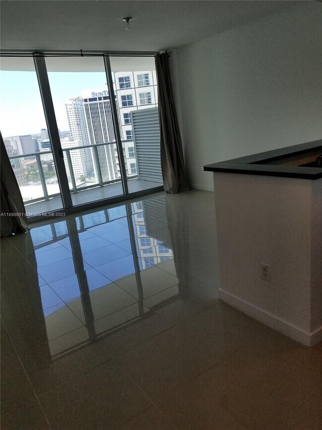 Building Photo - 300 S Biscayne Blvd