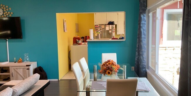 Building Photo - 11659 Harvard Dr