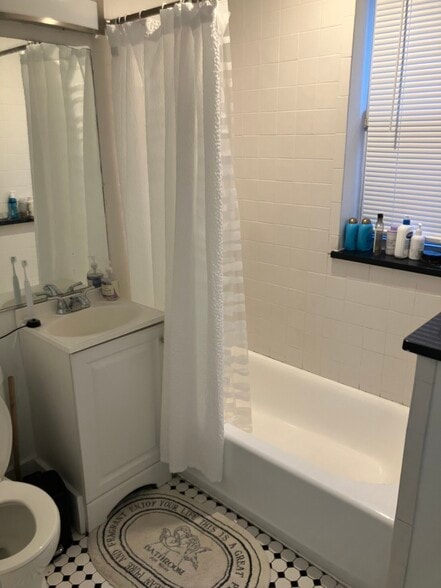 Building Photo - 64 Hemenway St